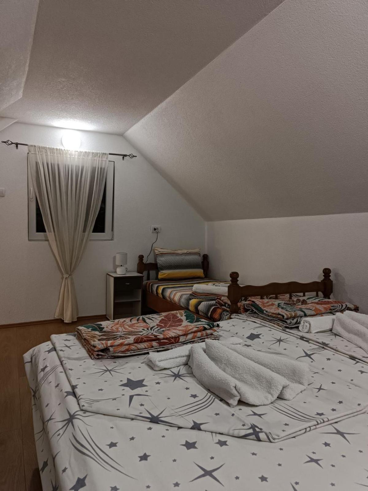 Apartmani Lena Pluzine Ruang foto